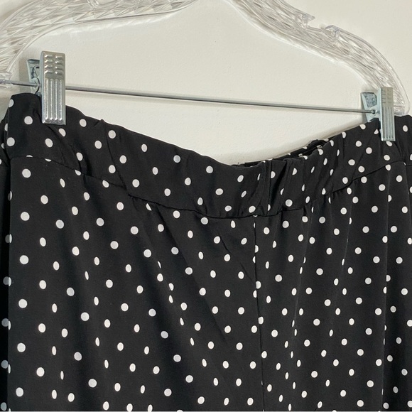 Robert Louis Black and White Polka Dot Petite Shorts - Picture 5 of 10